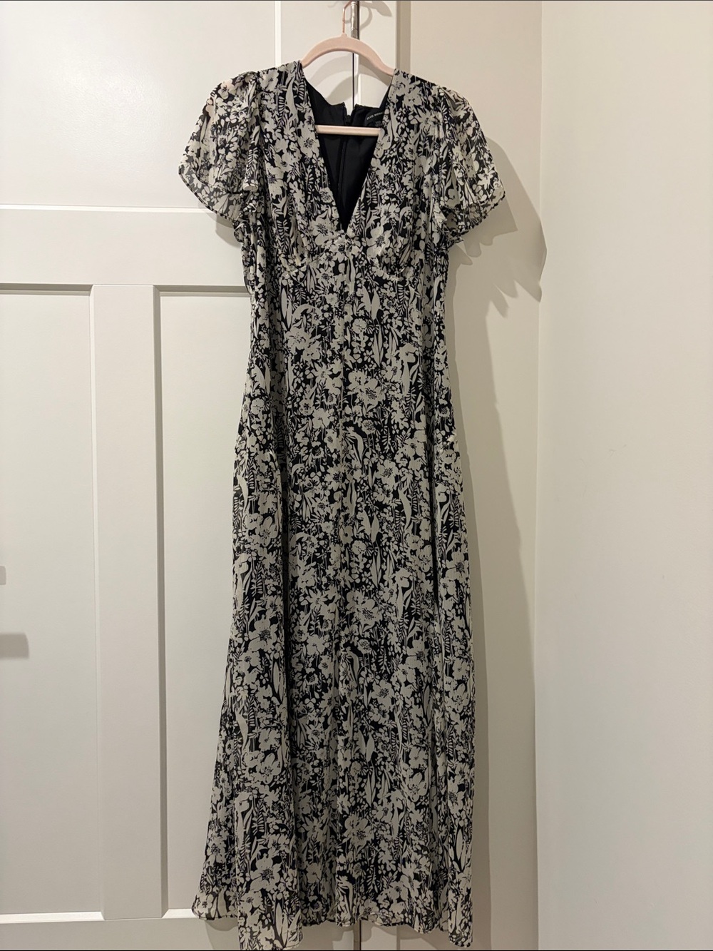 Club Monaco Black & White Floral V-Neck Maxi Dress